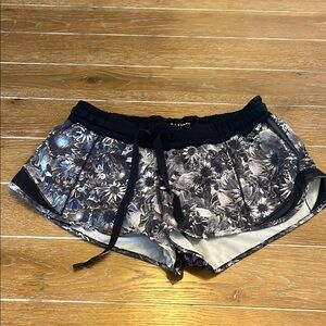 Lululemon Floral Black and Gray Women's Shorts 2”inseam size 6